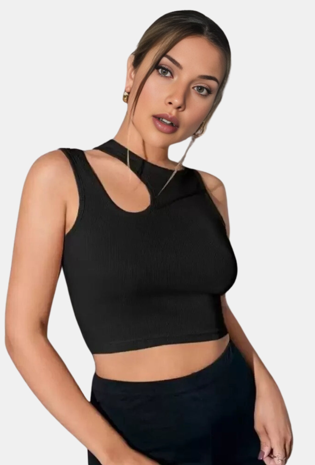 BLACK BASIC SLEEVELESS TOP WITH CUT